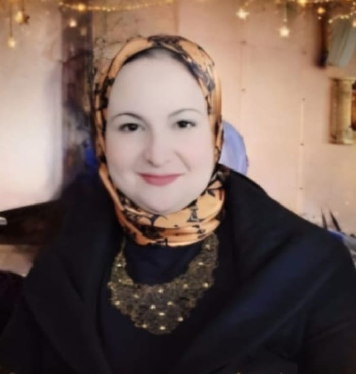 الإذاعية رشا أنور